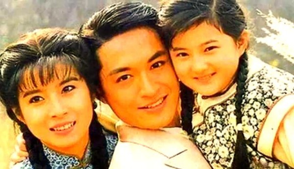 岳翎：从星探发掘到琼瑶经典，她的演艺与情感历程