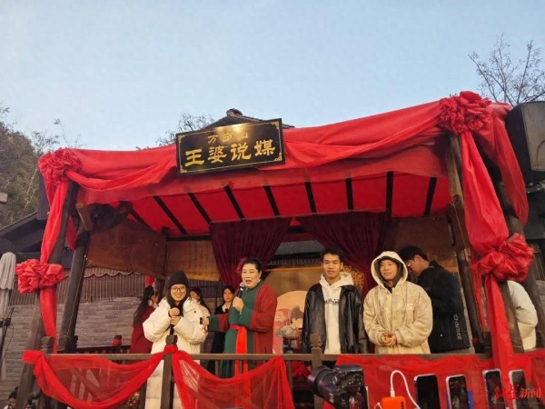 5A景区遇冷， 明星扎堆乐园当NPC，游客狂买单，背后暗藏流量密码