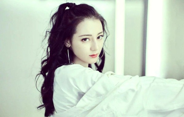 女明星拍吻戏背后的挑战与故事：借位、风格与避讳