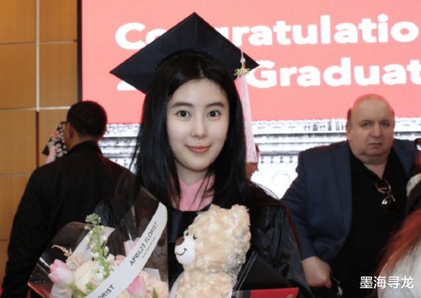 杨子女儿伯克利毕业，网友猜测或进娱乐圈，黄圣依竟非原配