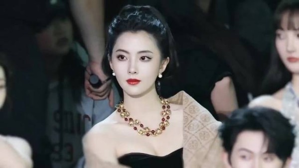 这应该是2026年新见到的最权威的一张脸了