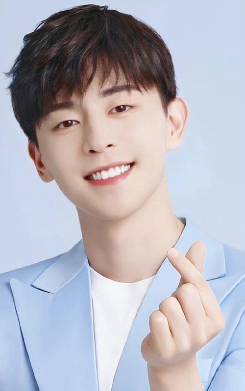 封杀三年，邓伦转型模特配音双双碰壁，昔日顶流沦为“圈内透明人”，还能翻身吗？