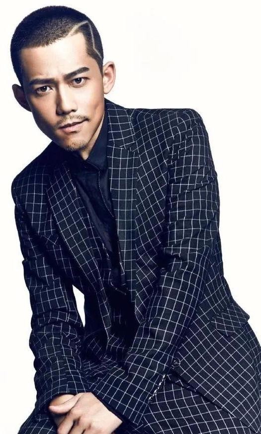 明星雪藏：从低谷到重生