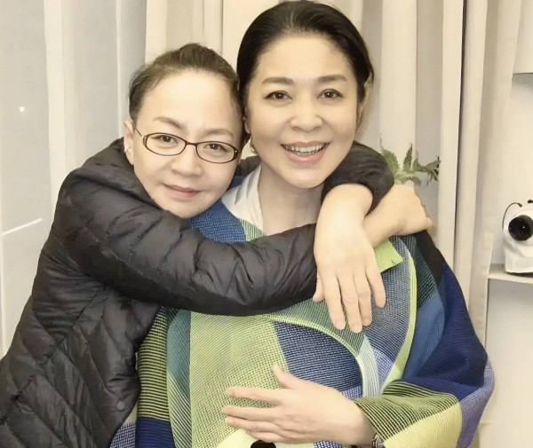 从绝境到重生：宋丹丹的“擦地”奇迹与娱乐圈的真挚友情