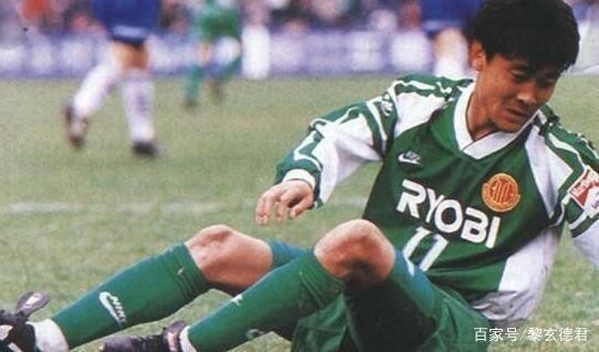 高峰鲜为人知的一段经历：35岁险复出，荒唐条件吓退球队老板