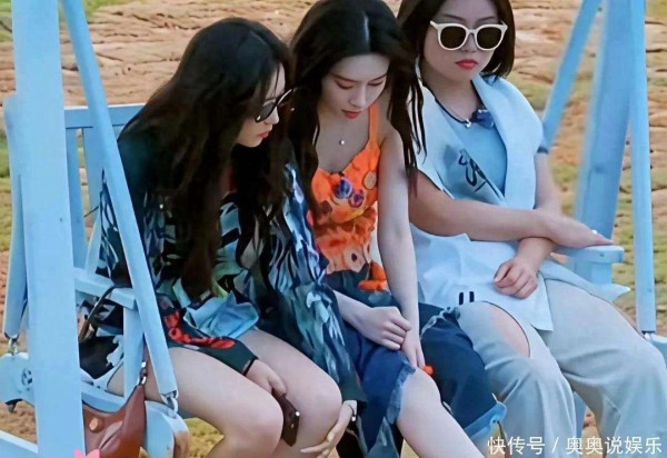 孙千摸着孟子义的腿，那满脸的羡慕都快溢出屏幕了