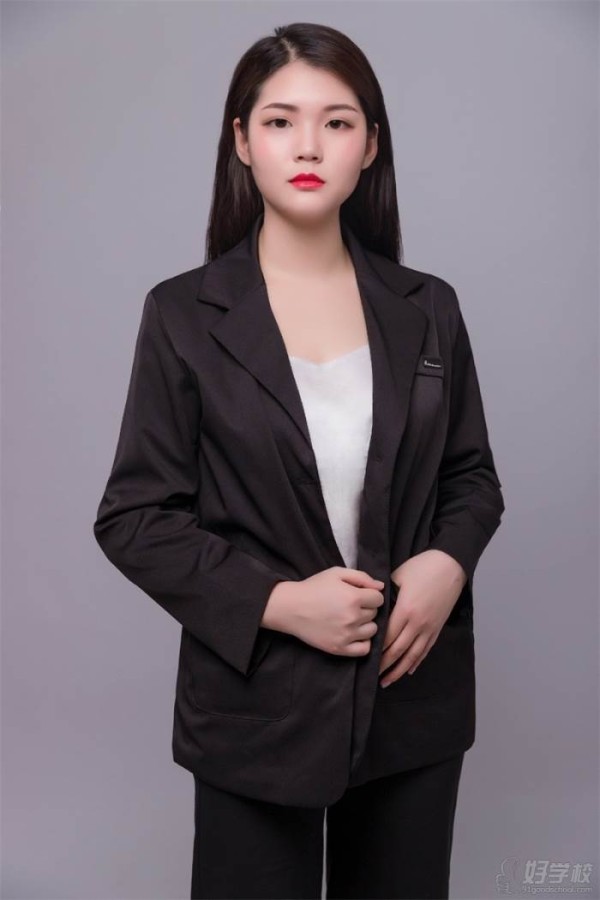 王绍玉老师，美甲老师