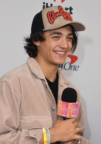 柯克：社交媒体新星的崛起与影响