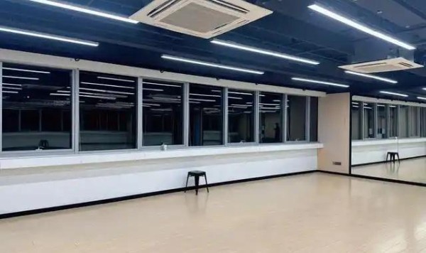 很多人羡慕韩国idol，但我在首尔见过练习生的生活，真的是地狱式训练