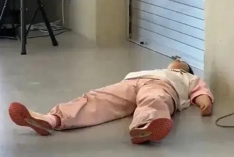 12岁累瘫练习室！黄奕女儿韩漂追梦 每天练舞18小时拒英国私校