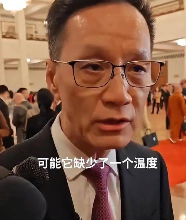 人民大会堂要求明星素颜上阵，没了团队包装，遍地普男普女？