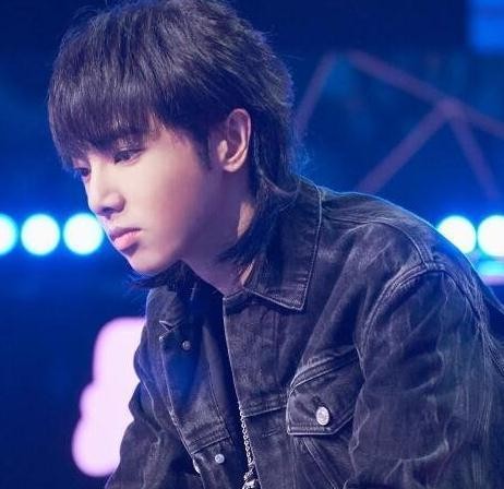 未来有可能称霸华语乐坛的5位歌手，邓紫棋第3，第1名举双手赞成