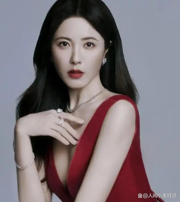 2025被曝5位明星背后关系反转：哭穷传闻真相揭秘