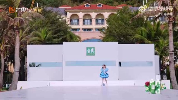 李艺彤身为SNH48两届冠军，坦言团内众多冠军里仅鞠婧祎成功破圈