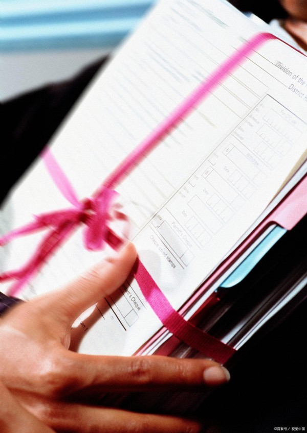 牛大了，《大侦探》综艺居然请了最高人民法院三位刑事法官参与