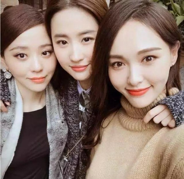 脏橘色的时尚潮流席卷全球，明星网红纷纷追逐