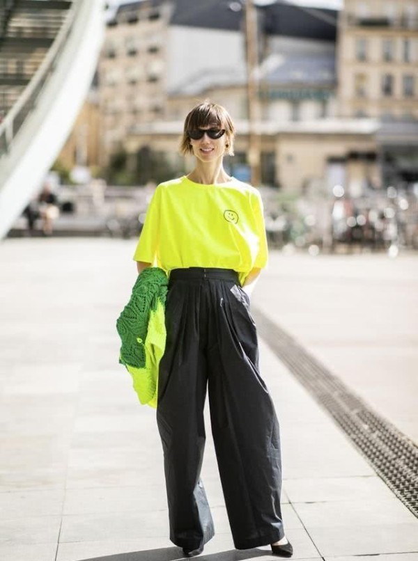 get明星爱豆穿搭，荧光色不再“踩雷”，轻松穿出高级感