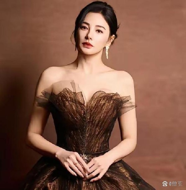 张雨绮，这个名字总是充满话题。从漂亮...@僧苼的动态