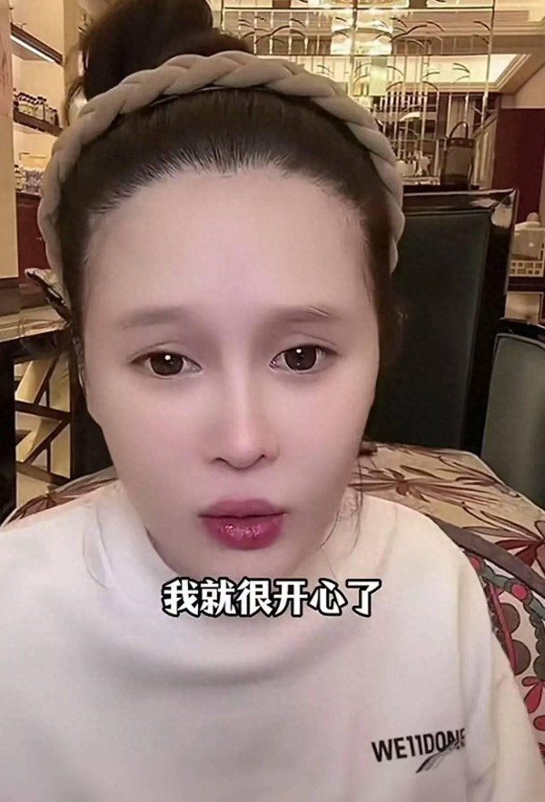 明星集体“祛魅”？人设崩塌背后，谁在重塑餐桌上的神坛？