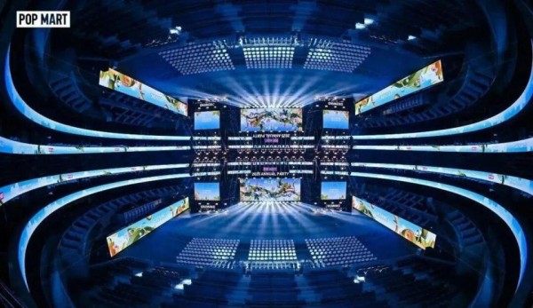 泡泡玛特创始人王宁在年会打咏春拳，沈腾现场抽大奖，李诞表白“星星人”；LABUBU去年销量超1亿只