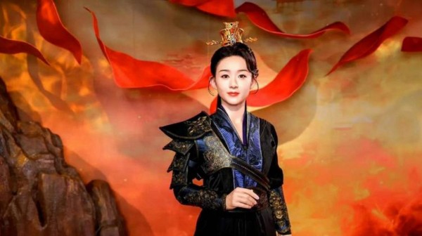 狗仔深夜守候赵丽颖家门口，逼得她只能“隐身”避开镜头，地下车库成最新偷拍战场