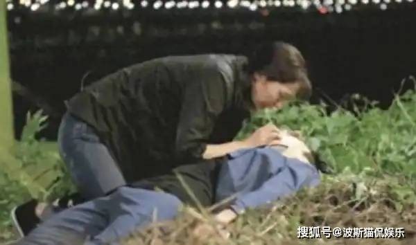 金宣虎爆拍戏起生理反应！女星帮人工呼吸「明显凸起」画面疯传
