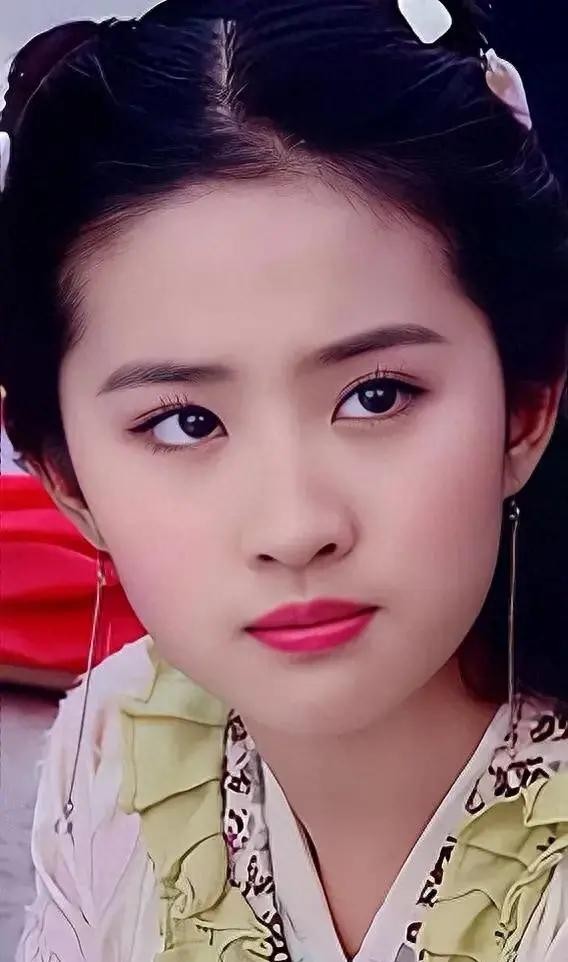 刘亦菲称不上“第一美人”！长相是一般偏上！气质出不来、上不去