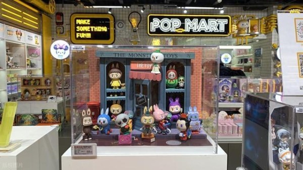 沈腾李诞助阵泡泡玛特：“明星+潮玩”为何引爆全网？