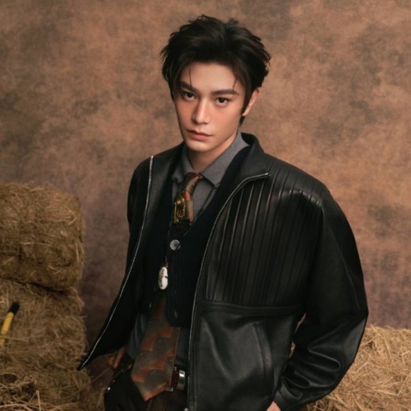 2026微博之夜造型大战打响！20+艺人扎堆营业，辛芷蕾高定邓为断眉杀疯了