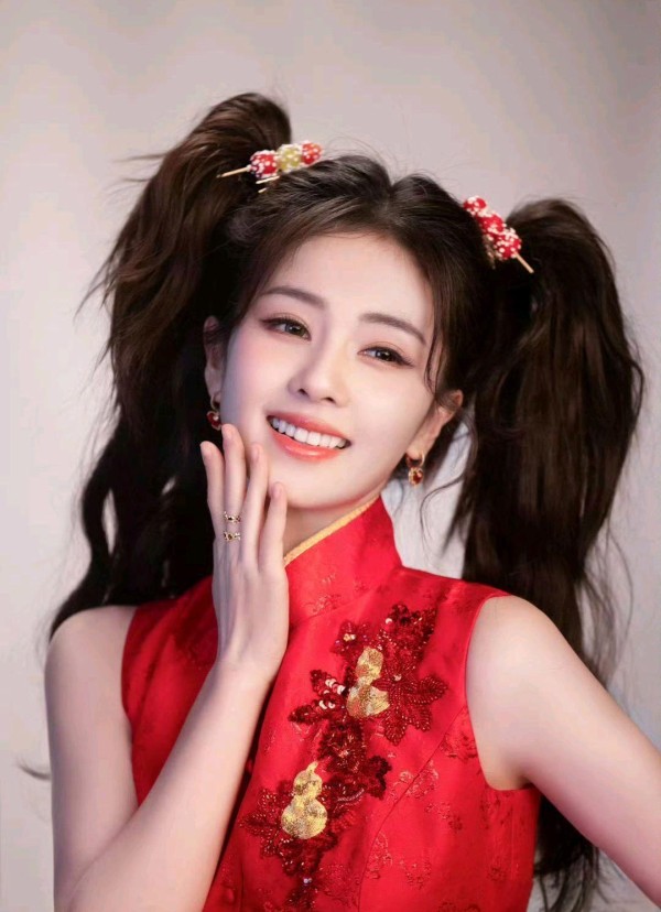 白鹿空降王者峡谷：当明星遇上真玩家，次元壁碎成烟花