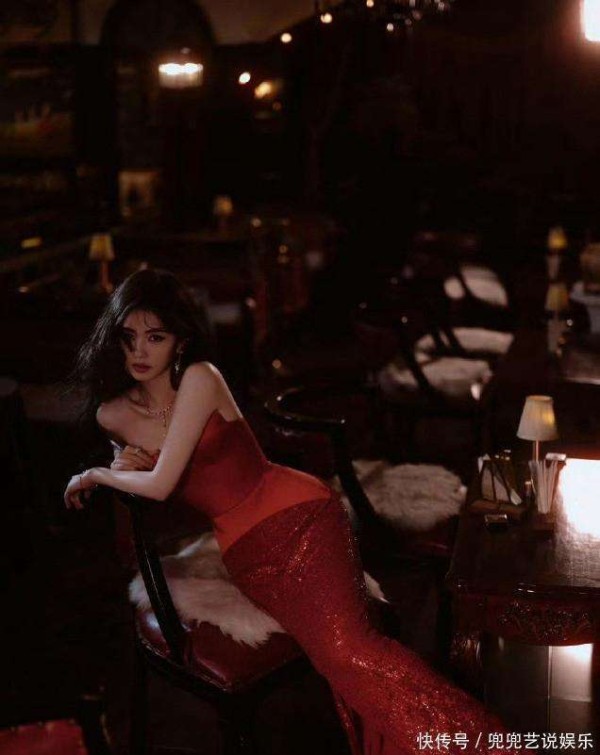 微博之夜红毯照片曝光，阵容强大，喜欢的明星纷纷到场