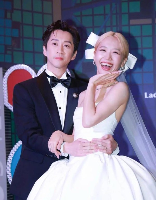 2个细节告诉你，为什么这场明星婚礼特别真实