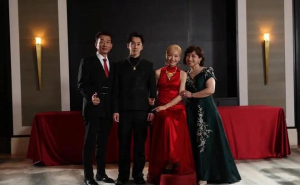 2个细节告诉你，为什么这场明星婚礼特别真实