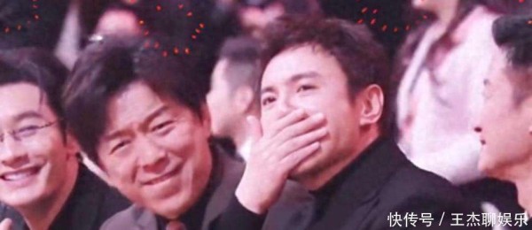 微博之夜赠礼看性格？辛芷蕾包机票程潇赠金子，当红小生令人惊讶