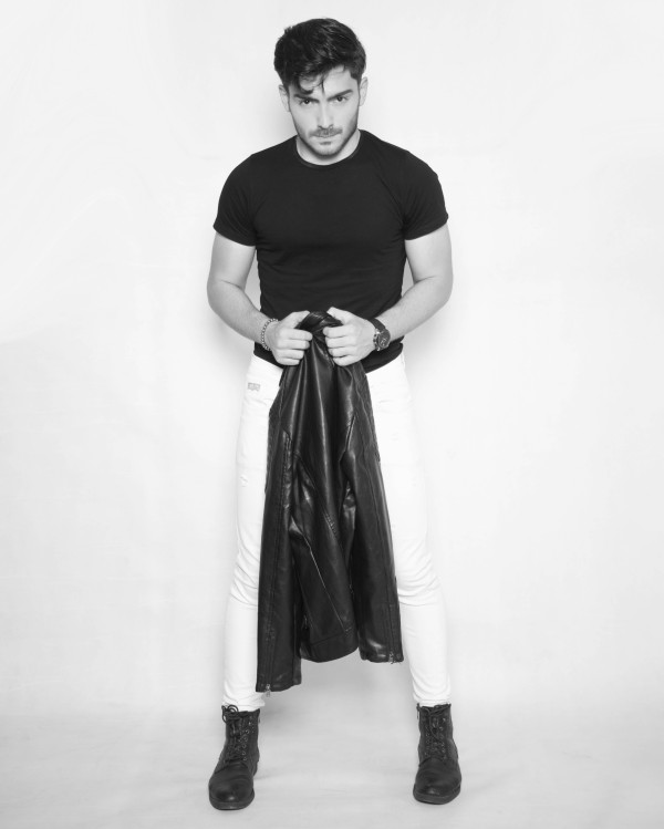 小黑裤显瘦穿搭技巧，冬季百搭穿搭指南