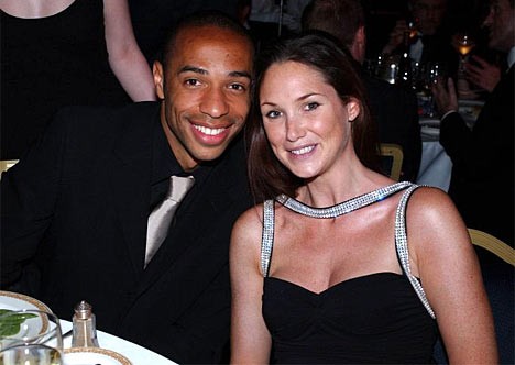 亨利同妻子闪电离婚只为迎娶西班牙女明星(图)