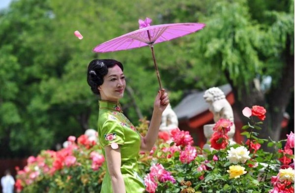 美得发紫（艺名美紫）：记多才多艺的美女模特主持人丁然