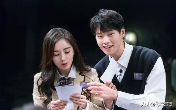 恋爱早就有迹可循？杨幂与魏大勋被曝疑似同居，揭秘两人恋情内幕