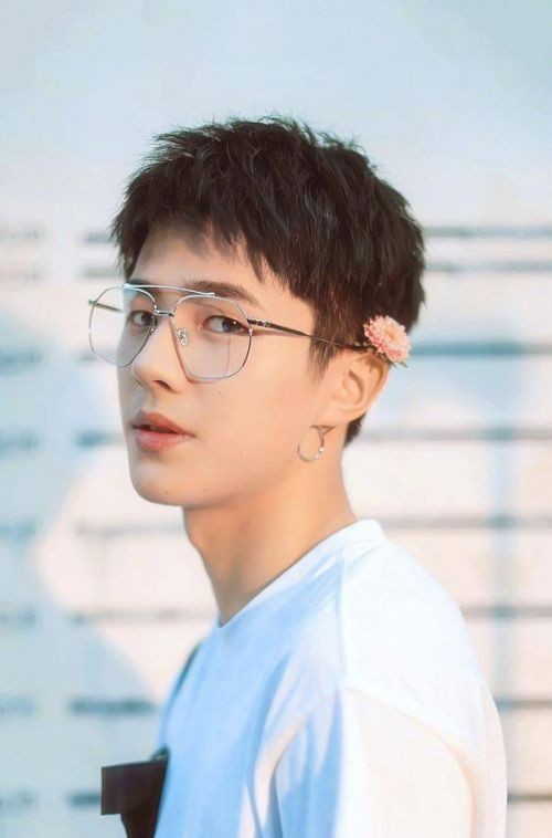 亲情电影《疲惫的英雄》正在筹备中，刘昊然有望参演