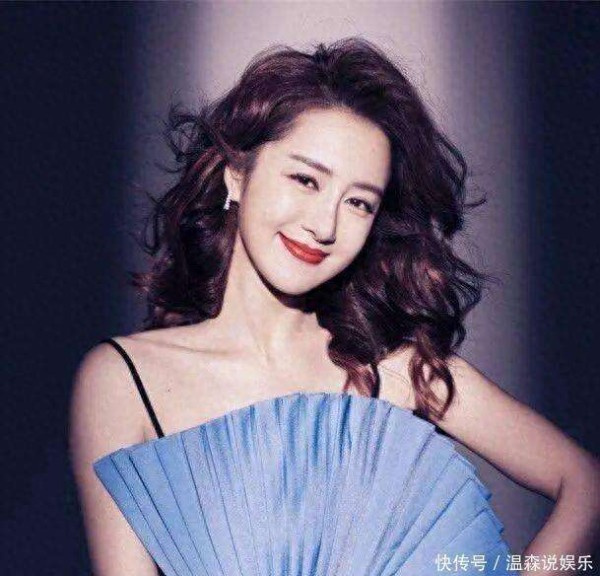 她曾是古装佳人，被狗咬伤毁容，如今成反派明星再度走红