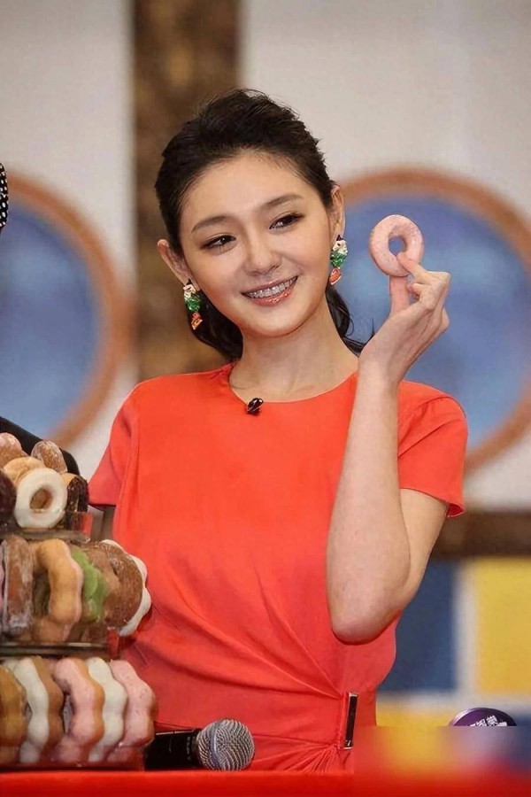 大S生前生活有多奢华：一片面膜4000元，一张床垫200万