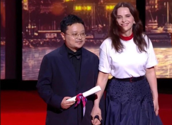 易烊千玺《狂野时代》戛纳获“特别奖”，评委会主席没看懂但大受震撼！