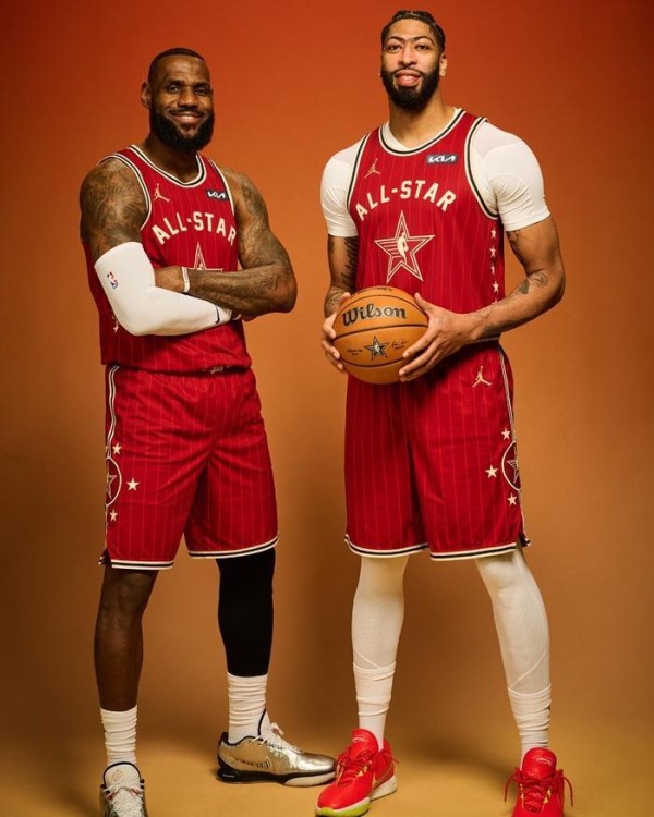 詹皇的人脉魔法：全明星好友+龙舌兰酒庄，他如何用兄弟情重构NBA权力版图？