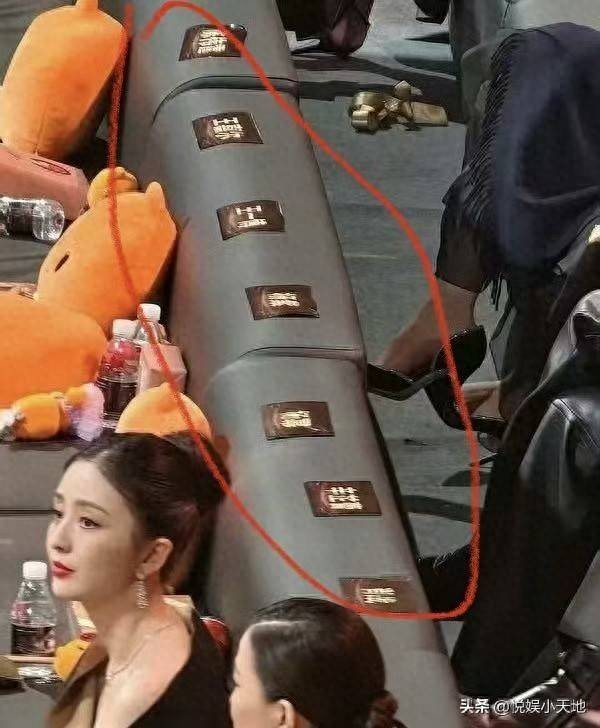 余生夫妇微博之夜的糖！肖战台下给杨紫鼓掌，多个细节甜到炸