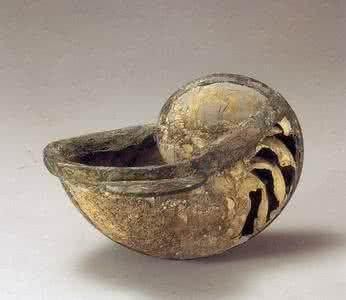 长安十二时辰中有种鹦鹉螺杯，此杯在这座陵墓出土，秘密都被揭开