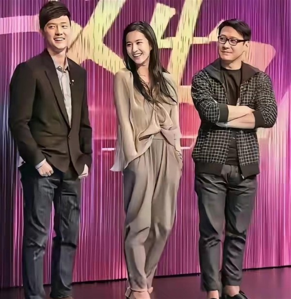 刘亦菲为何被称神仙姐姐？与冯绍峰黎明同框照揭秘