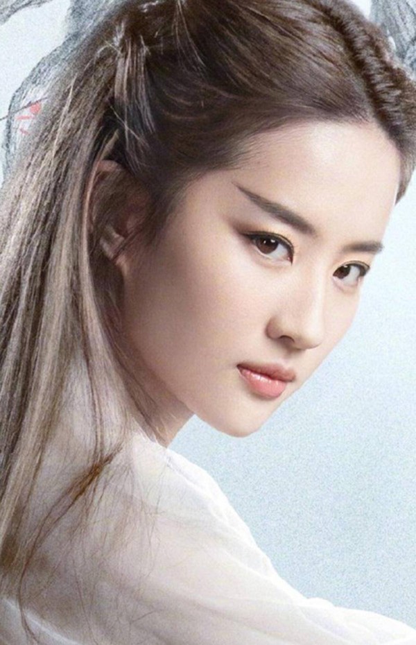 “神仙姐姐”刘亦菲：古典气质气质十足，清纯的女神！