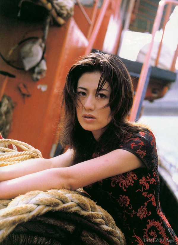 日本 90 年代知名的写真偶像、演员嶋村かおり艺术写真集