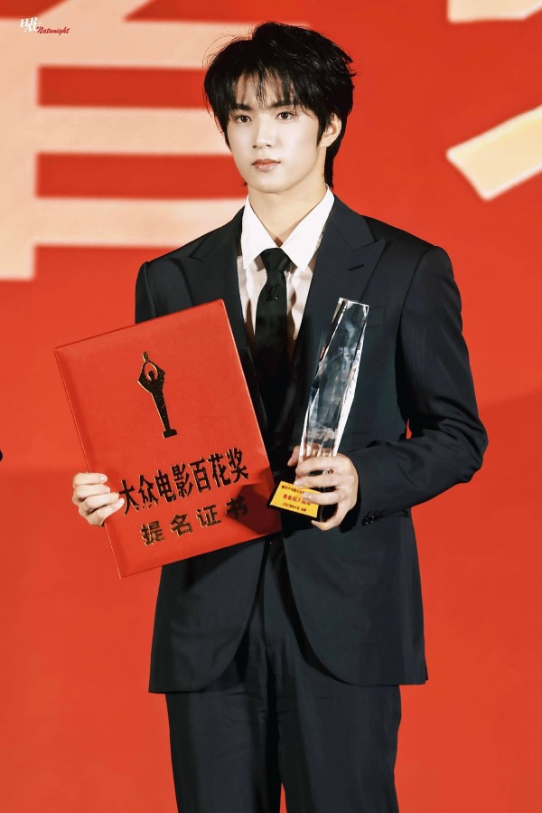 刘耀文百花奖提名:网友直呼‘小朋友你很厉害呦’!