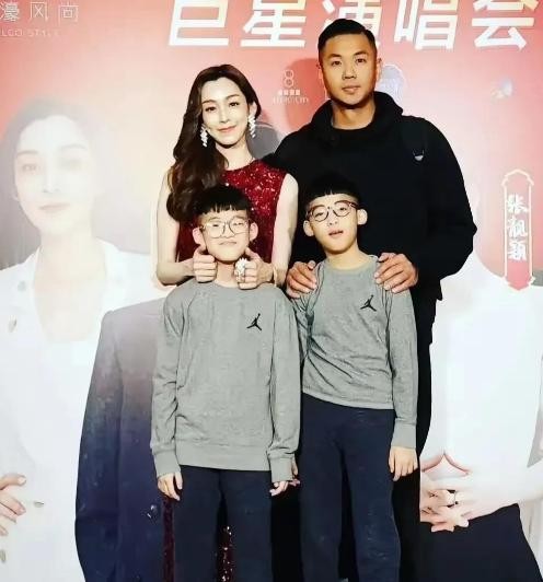 明星全家福大赏：高颜值父母基因全白搭，丑基因却完美复刻！这15张太扎心